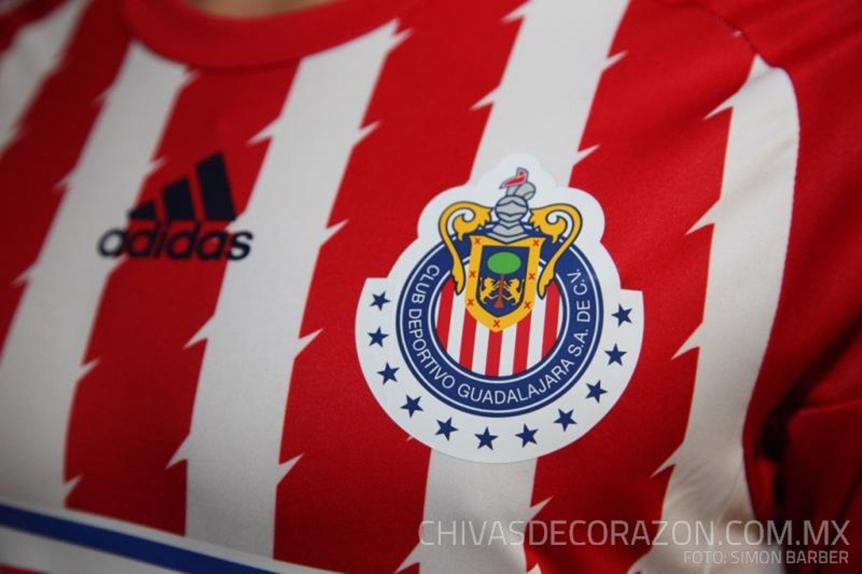 nuevo uniforme de chivass