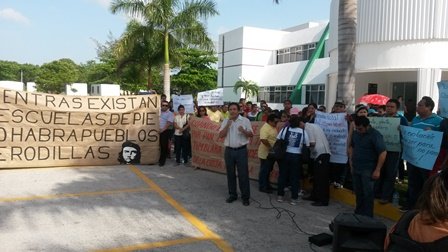 Profesores de Cancún realizaron paro de labores