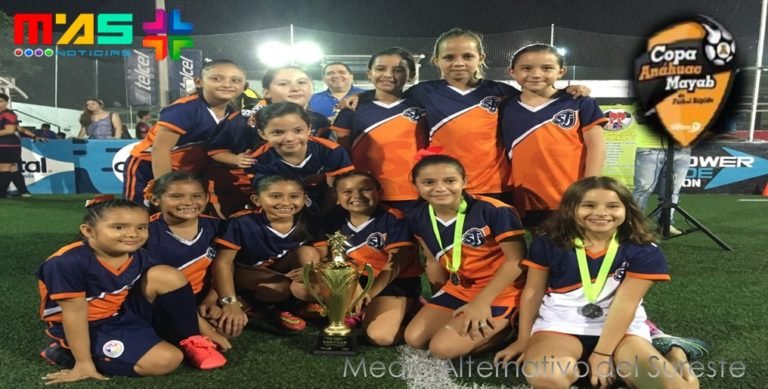 Teresiano Bicampeón del torneo de Fútbol “Copa Anahuac Mayab”, Fotos de la premiación