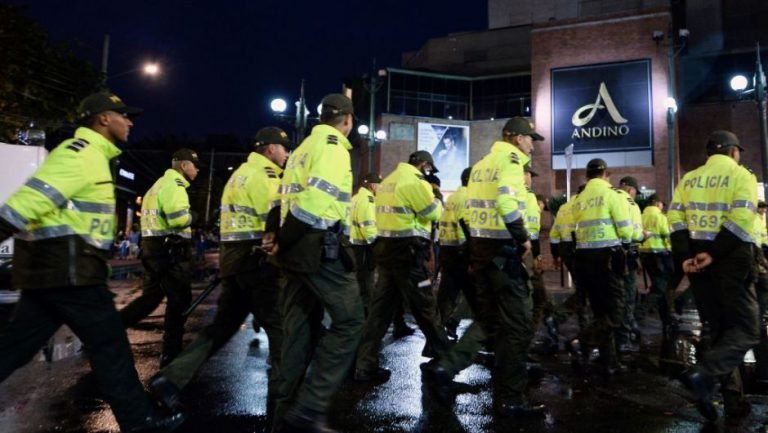 Explosión en centro comercial Andino, en Bogotá, deja al menos tres muertos