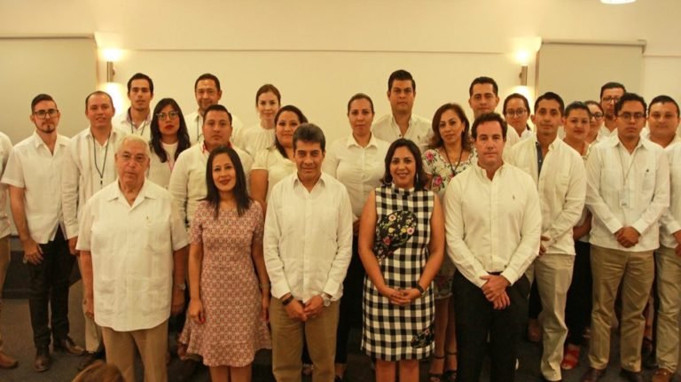 Capacitan a personal de la Fiscalía en el combate a la corrupción