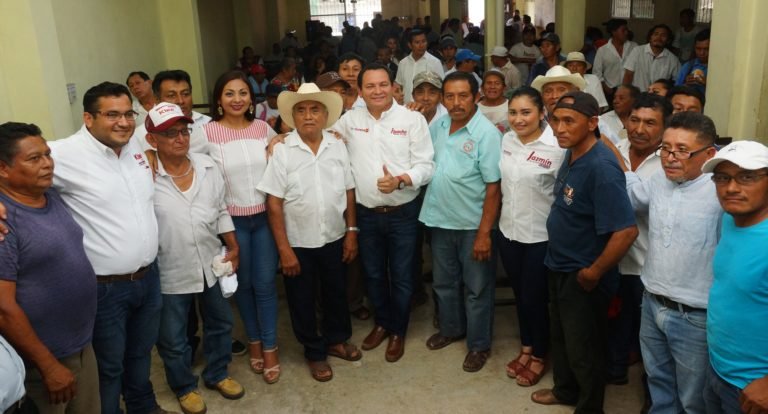 Ejidatarios y ganaderos de Valladolid apoyan a Huacho