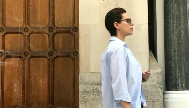 Así es el ‘sí merezco abundancia’ de Karime Macias en Inglaterra