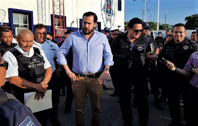 RECONOCE REB LABOR DE POLICÍAS MUNICIPALES Y ADELANTA PAGOS