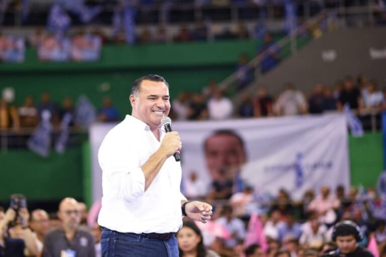 Al coro de «Gobernador» «Gobernador» Miles de panistas se entregan con entusiasmo a Renán Barrera Concha