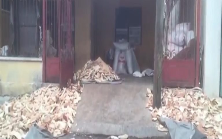 Denuncian ciudadanos casa donde hacen pan molido (condiciones insalubres)