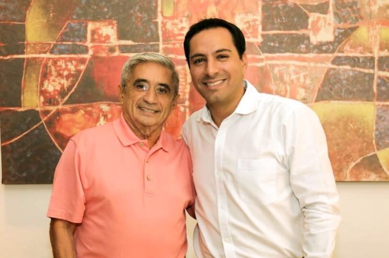 Mauricio Vila Dosal se reúne con el Secretario General del Sindicato Nacional de Trabajadores de Salud en Yucatán