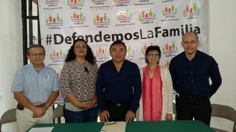 1 millon de personas de 250 ciudades, pidieron a AMLO su intervención para frenar las amenazas contra la vida y la familia