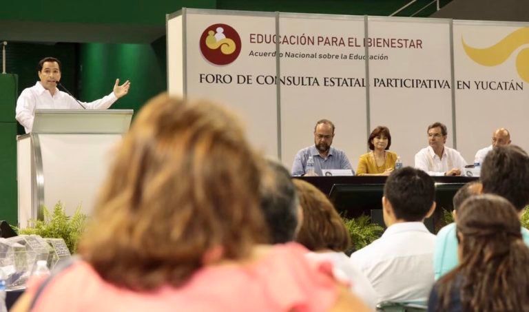 Ofrece Gobernador trato digno para los maestros yucatecos @Mauvila