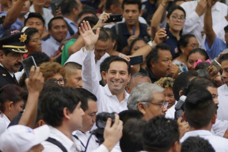 Mauricio Vila Dosal ya es el nuevo Gobernador de Yucatán @MauVila