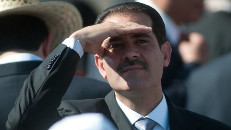 Juez otorga libertad bajo fianza al exgobernador Guillermo Padrés; su proceso seguirá abierto