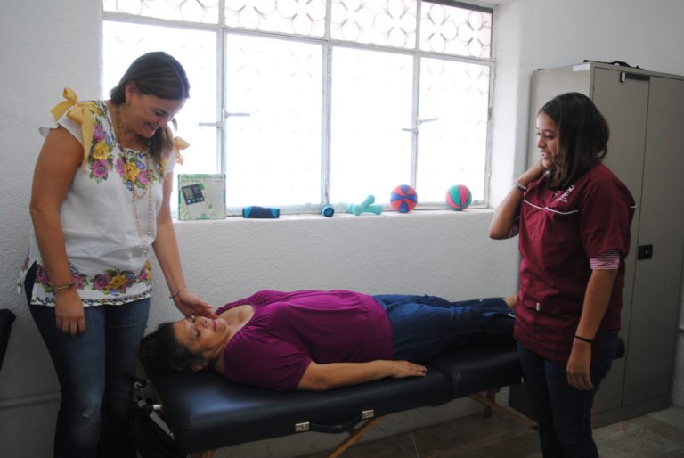 Brinda Cecila Patrón servicios en sus oficinas