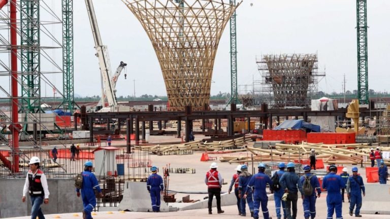 Moody’s amplía la revisión en nota de bonos del NAIM