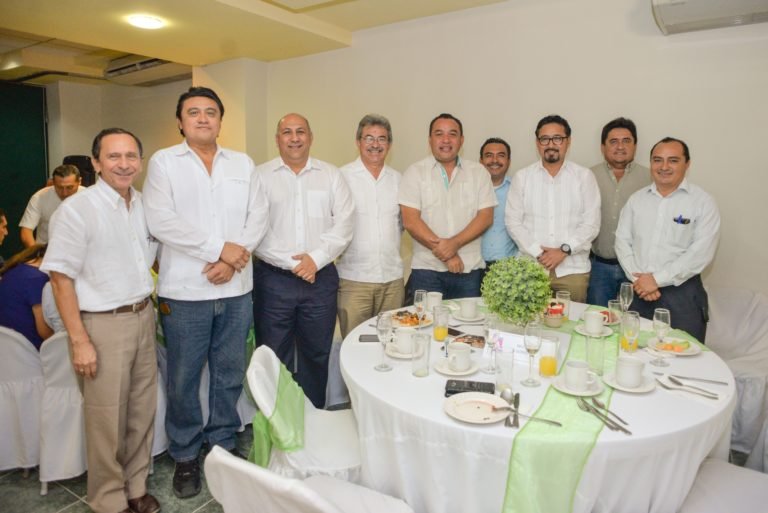 Festejo navideño del Colegio de Ingenieros Civiles del Sureste