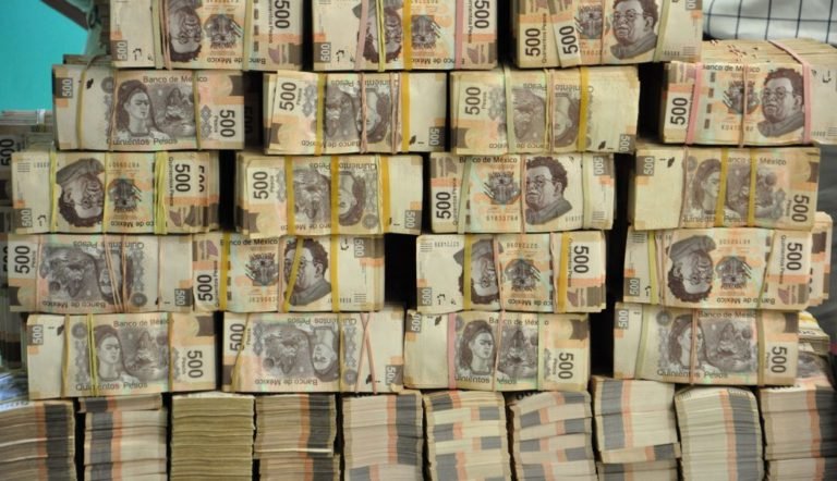 Gobierno de AMLO interpone primera denuncia contra lavado de dinero