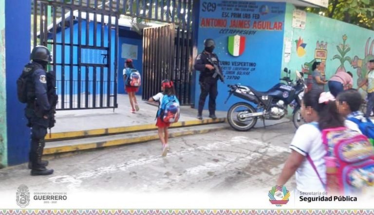 Adelantan vacaciones en escuelas de Acapulco por extorsiones
