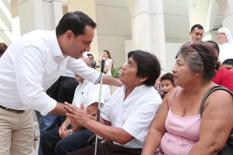 Gobernador Mauricio Vila Dosal cumple con las personas con discapacidad @Mauvila