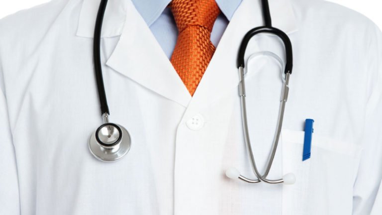 Empleados federales se quedan sin seguro de gastos médicos mayores #AMLO