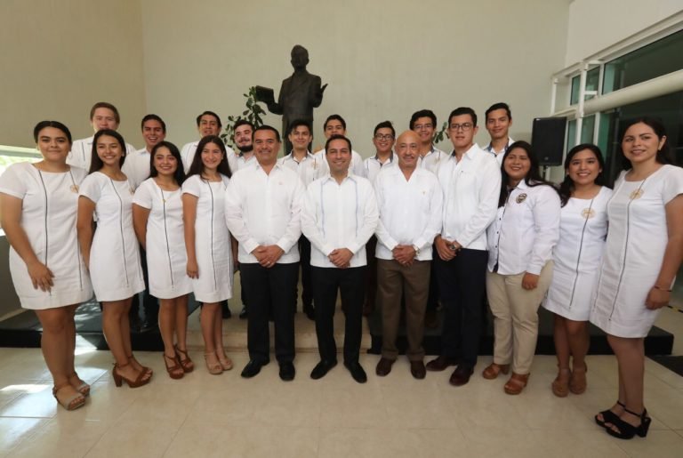El Gobernador Mauricio Vila Dosal participa en el 97 aniversario de la UADY