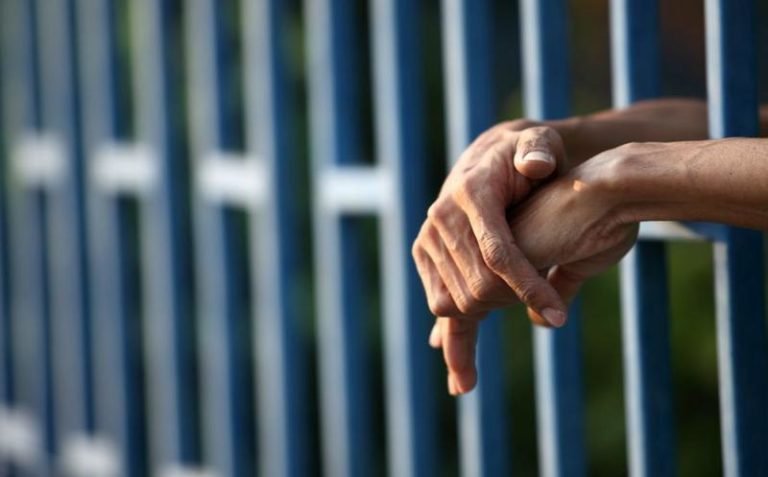 De 10 a 20 años preso, al profesor novio de una menor