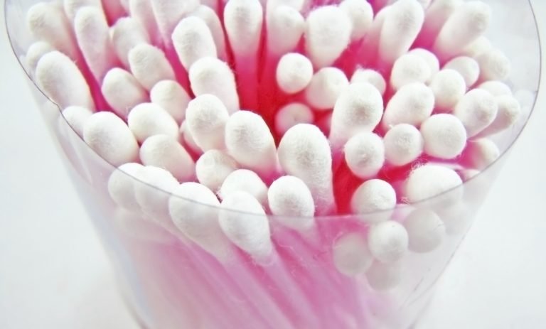 El cotonete para los oídos que provocó una infección cerebral