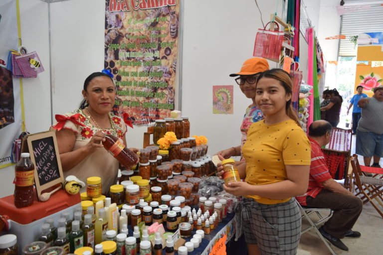 Éxito total de artesanías yucatecas en la Feria de Xmatkuil