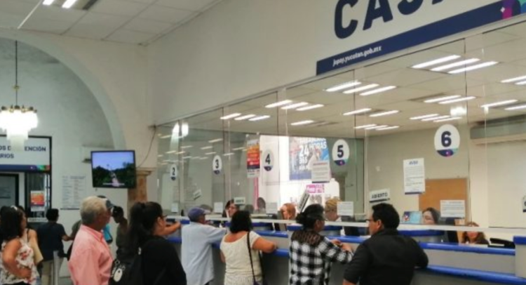 Se desploma parte del techo de la JAPAY Hay, al menos, una persona herida