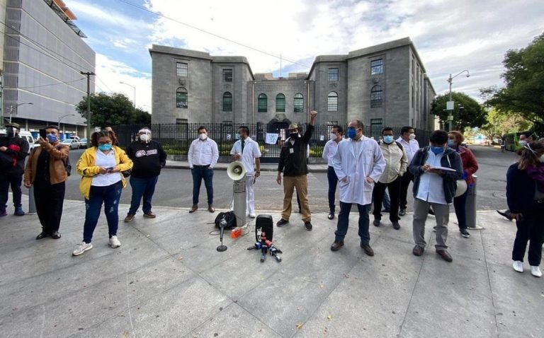 Personal médico acusa subregistro de muertes por covid-19 de compañeros