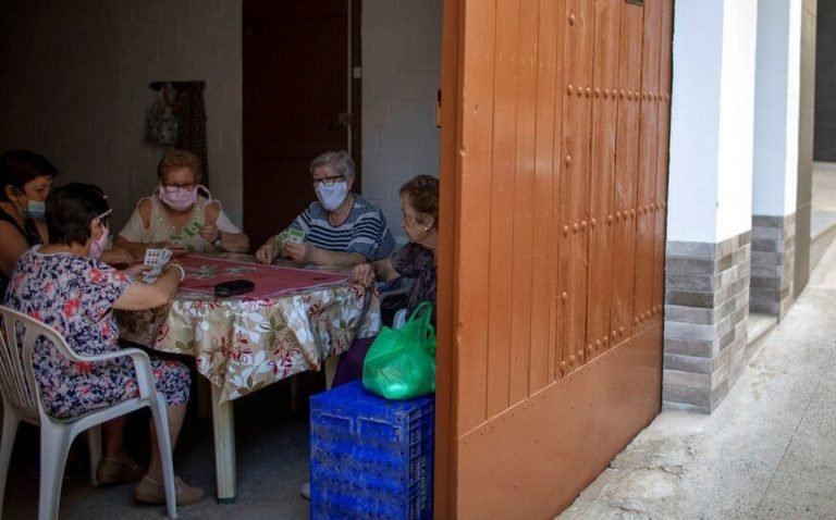 Coronavirus puede aumentar la brecha entre hombres y mujeres, advierte el FMI