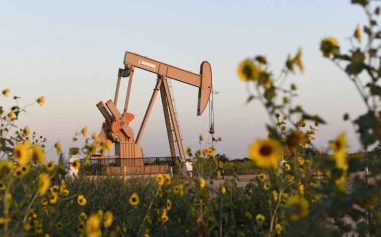 Petróleo avanza pese a dudas sobre recuperación económica en EU