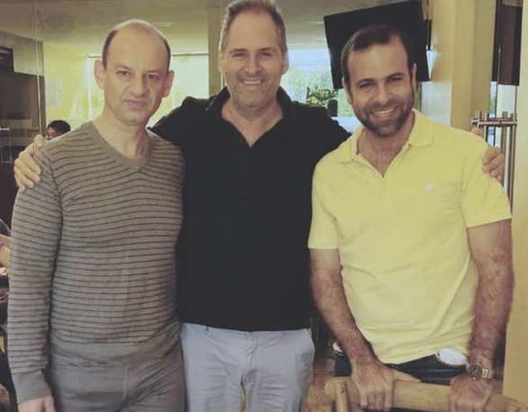 REUNIÓN DE TRABAJO DE LOS VIRTUALES CANDIDATOS DE MORENA A LA ALCALDÍA DE MÉRIDA Y DIPUTACIÓN FEDERAL EN EL RESTAURANTE KIWIIK.Borrador automático