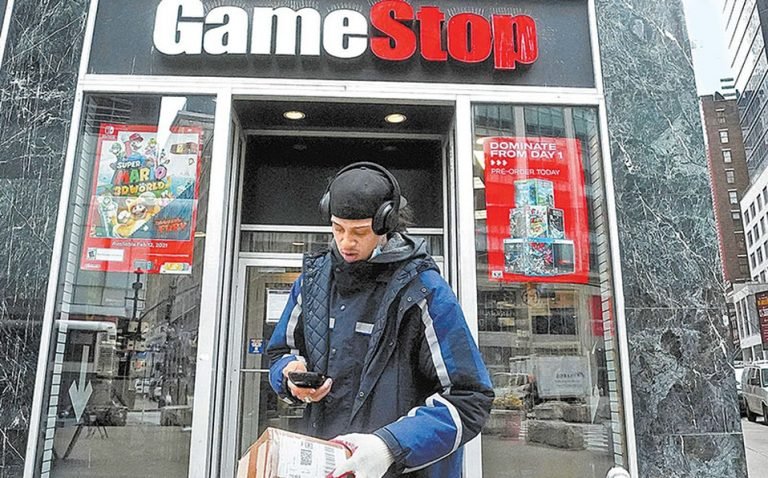 Inversionistas de Reddit desatan jornada frenética en Wall Street