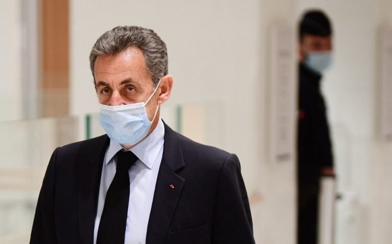 Condenan a 3 años de cárcel a Nicolas Sarkozy, ex presidente de Francia