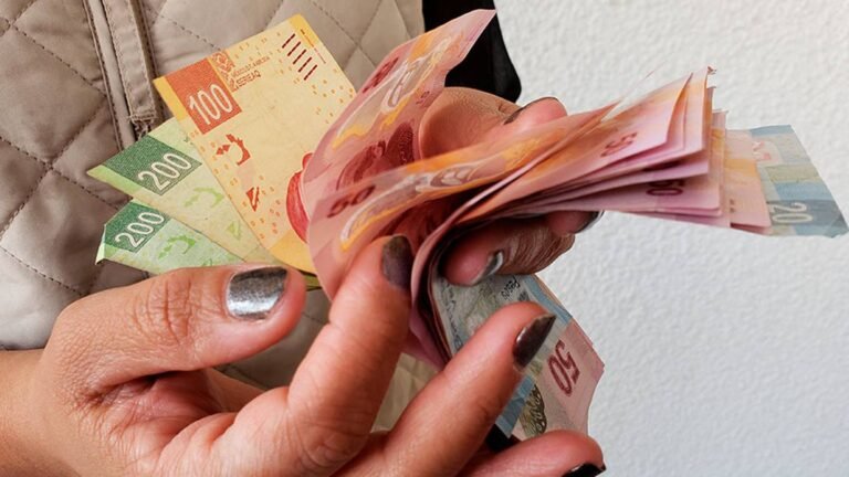 Fitch ratifica calificación BBB- de México; advierte  “débil” crecimiento