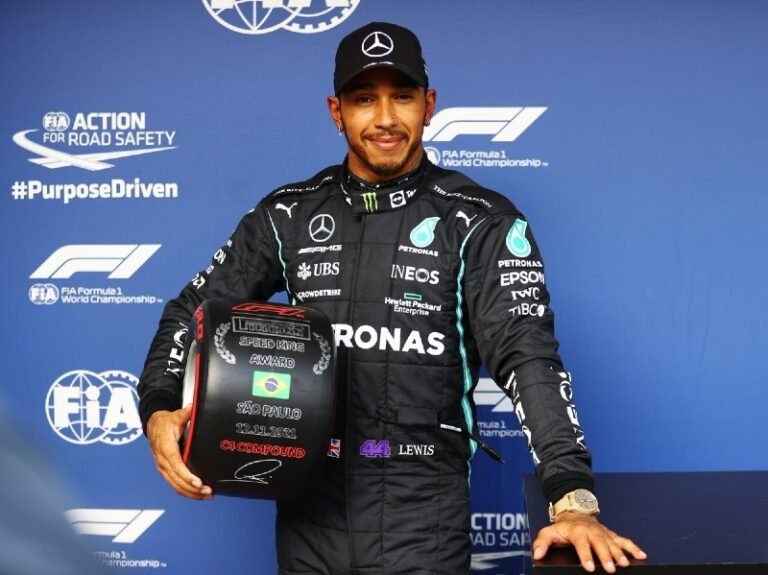 Hamilton queda descalificado; saldrá último en la prueba sprint en el GP de Brasil