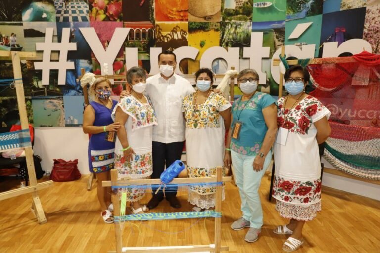 Ayuntamiento de Mérida promociona la labor de las urdidoras de sus Centros de Desarrollo Integral