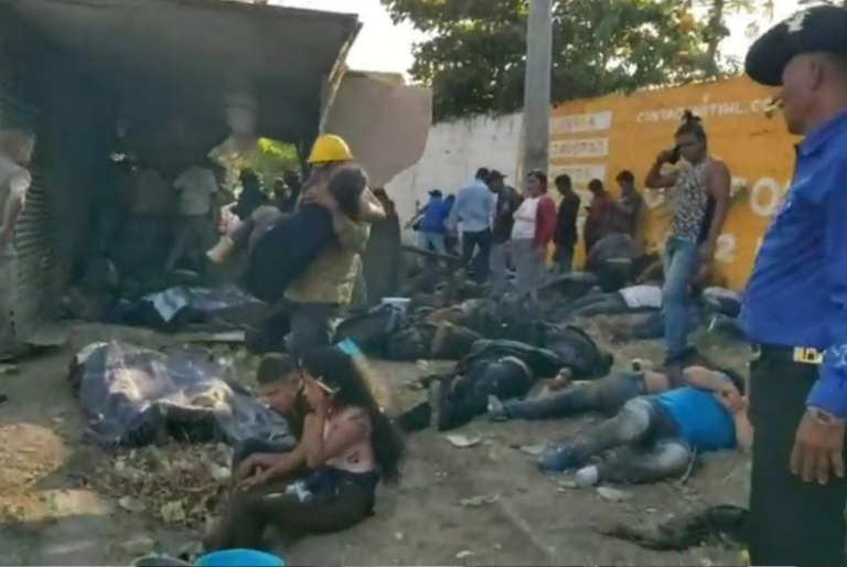 AMLO extiende pésame a familias de migrantes muertos en Chiapas tras accidente
