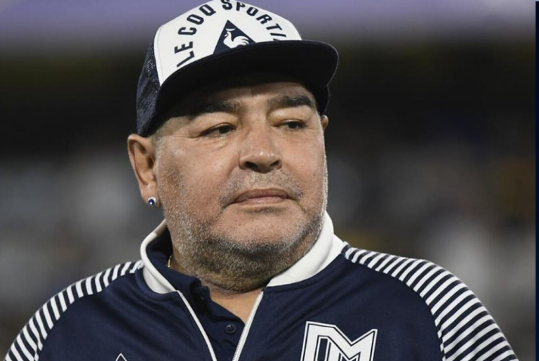 Policía india recupera reloj robado a Diego Maradona