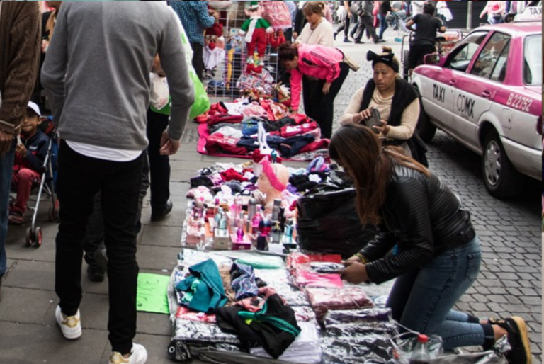 Economía informal en México cae a su nivel más bajo en 18 años