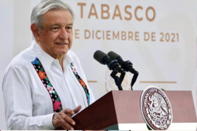 «Son chicanadas», AMLO dice al INE sobre suspensión de consulta