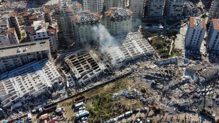 Nuevo sismo de magnitud 6.4 sacude provincia turca de Hatay