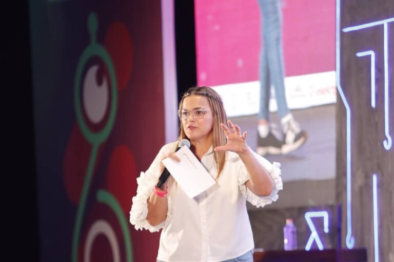 Poner la tecnología al servicio de la gente: Cecilia Patrón en el Yucatán i6