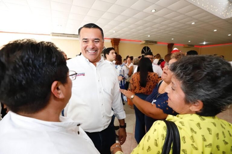 Renán Barrera Se Reúne con Más de 250 Docentes en el Foro «Te Escuchamos Yucatán»
