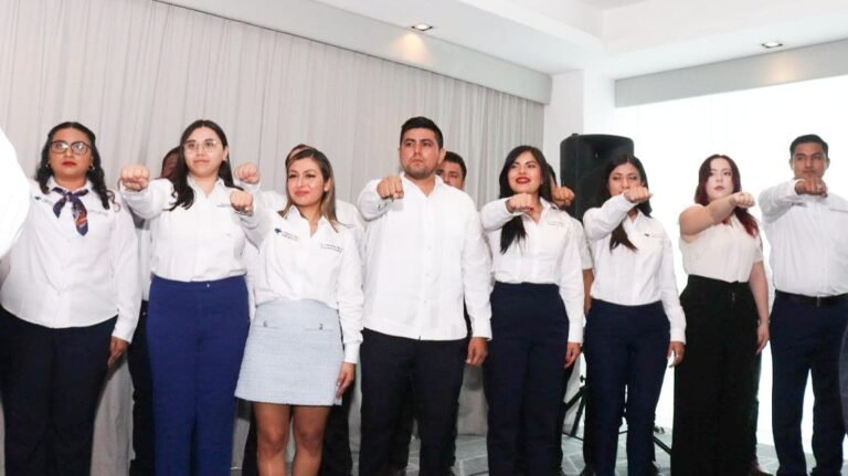 «Líderes Pro México toma protesta en Mérida: Compromiso histórico para la juventud de México.