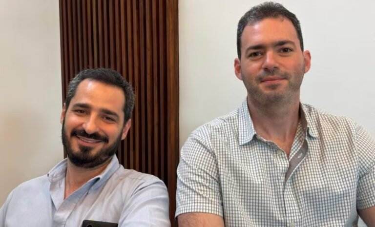 Herbé Jesús Rodríguez Coello vuelve a estar bajo la lupa, esta vez por incumplir un pagaré, lo que derivó en el embargo precautorio de más de 50 predios en Yucatán, incluida su casa y el fraccionamiento Alura