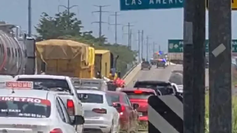 Accidente grave en el periférico de Mérida provoca caos vial