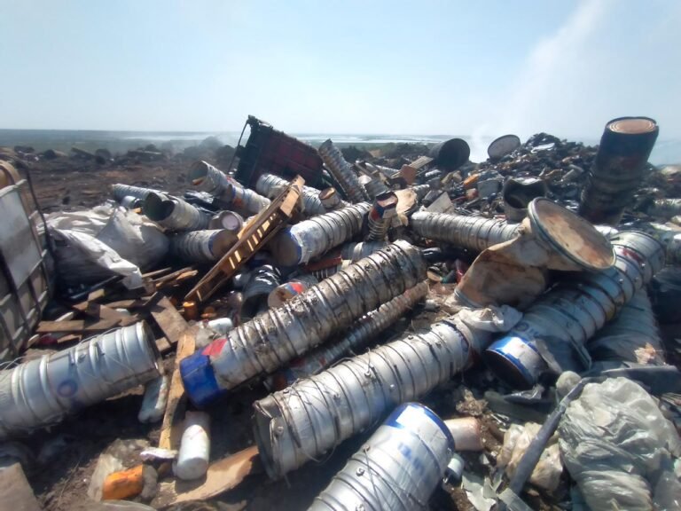 Basurero tóxico clandestino operó a cielo abierto: clausuran empresa que almacenaba venenos sin permisos en SLP