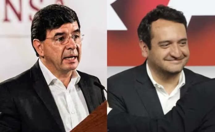 Las alarmas no solo suenan en los pasillos de Palacio Nacional, sino —según versiones difundidas en medios políticos— también al otro lado de la frontera. Fuentes citadas por portales especializados aseguran que el gobierno de Estados Unidos mantiene bajo la lupa a figuras clave del círculo cercano al obradorismo, entre ellas Jesús Ramírez Cuevas, el dirigente partidista Andrés Manuel López Beltrán —conocido como “Andy”— y el exjefe de inteligencia Audomaro Martínez, por presuntos vínculos con el crimen organizado.  La supuesta lista habría sido elaborada por autoridades estadounidenses y, según estas versiones, ya habría sido planteada al gobierno mexicano para que “tome cartas en el asunto”. De confirmarse, se trataría de una presión diplomática poco sutil: investigar a personajes del propio movimiento gobernante o enfrentar consecuencias políticas y de seguridad en la relación bilateral.  Entre la soberanía y la incomodidad  El tema resulta especialmente delicado porque los señalados forman parte del núcleo duro del proyecto iniciado por Andrés Manuel López Obrador y continuado por la presidenta Claudia Sheinbaum. Es decir, no se trata de actores secundarios, sino de operadores estratégicos del poder.  Analistas señalan que, de existir tal lista, el gobierno mexicano se encontraría ante una disyuntiva incómoda: defender a sus cuadros o demostrar cooperación con Washington. Traducido al lenguaje político cotidiano: elegir entre la narrativa de soberanía o el pragmatismo que impone la realidad geopolítica.  La “rebelión” en la SEP y el ruido mediático  En paralelo, otra polémica sacudió a la Secretaría de Educación Pública. Versiones periodísticas sostienen que la crisis interna no habría surgido espontáneamente, sino que habría sido alentada para desviar la atención de señalamientos contenidos en el libro Ni Venganza, Ni Perdón, del exconsejero jurídico Julio Scherer Ibarra, donde se menciona a Ramírez Cuevas como presunto facilitador de redes de huachicol.  Aunque estas afirmaciones no han sido probadas judicialmente, el simple hecho de que circulen en el debate público evidencia la fragilidad de la narrativa oficial de combate frontal a la corrupción.  A la par, el funcionario educativo Marx Arriaga Navarro —impulsor de la llamada “Nueva Escuela Mexicana”— fue denunciado por trabajadores por presuntamente cobrar cuotas para evitar despidos, lo que derivó en su salida del cargo. Una coincidencia temporal que alimenta especulaciones sobre luchas internas y control de daños.  El fantasma del huachicol político  Otro elemento que conecta a los nombres señalados es su presunta relación con el empresario Sergio Carmona, identificado en diversas investigaciones periodísticas como operador financiero ligado al tráfico ilegal de combustibles. Carmona fue asesinado en 2021, pero su figura continúa apareciendo en señalamientos sobre financiamiento político irregular.  Según estas versiones, su acceso a Palacio Nacional habría sido facilitado por figuras del entorno presidencial, lo que refuerza las sospechas de una red más amplia de intereses.  Silencio oficial y ruido creciente  Hasta el momento no existe confirmación pública del gobierno mexicano ni de autoridades estadounidenses sobre la supuesta lista. Sin embargo, el silencio oficial no ha frenado la especulación; al contrario, la ha alimentado.  Para críticos, la situación expone una contradicción incómoda: un movimiento que llegó al poder prometiendo erradicar la corrupción ahora enfrenta acusaciones que, de provenir de gobiernos anteriores, habría utilizado como bandera política durante meses.