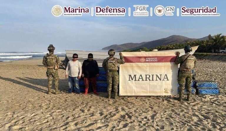 Marina asegura embarcación con cargamento de droga en operativo en el Pacífico