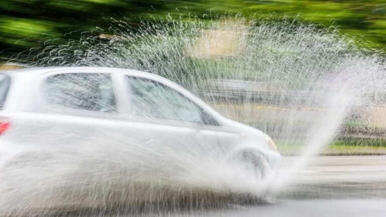 Usuarios denuncian aumento excesivo en tarifas de transporte por aplicación durante lluvias en Mérida